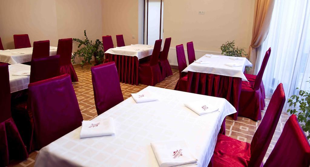 Imperial Hotel Kişinev Dış mekan fotoğraf