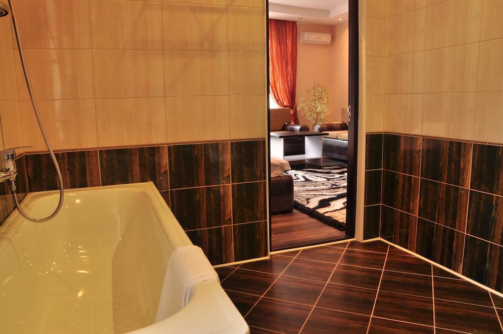 Imperial Hotel Kişinev Dış mekan fotoğraf