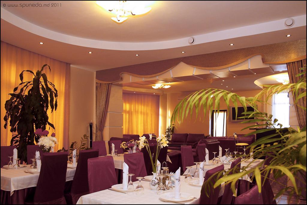 Imperial Hotel Kişinev Dış mekan fotoğraf